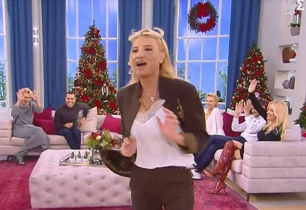 Φαίη Σκορδά: Έφυγε τρέχοντας από το πλατό της εκπομπής της – Τι συνέβη;