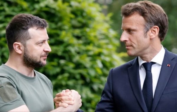 Ουκρανία: Τηλεφωνική επικοινωνία Μακρόν – Ζελένσκι: «Η Μόσχα βλάπτει την παγκόσμια επισιτιστική ασφάλεια»