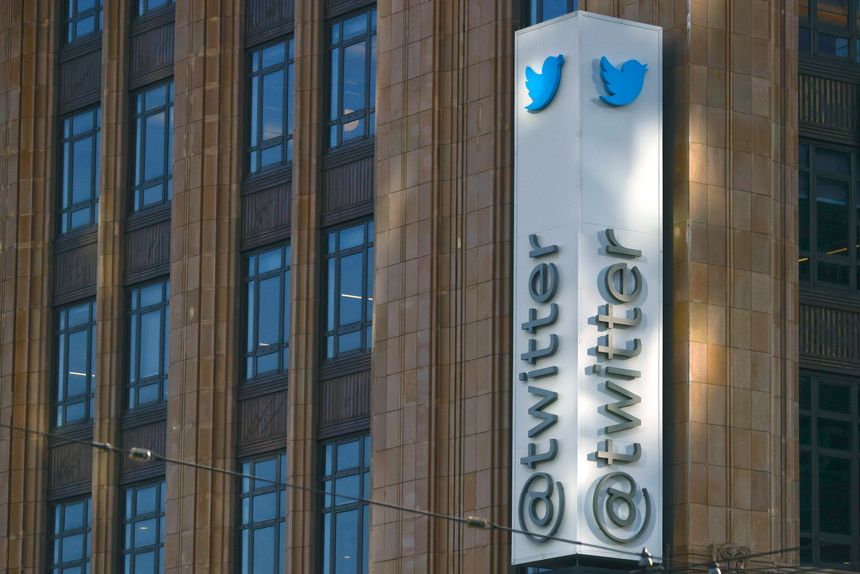 Twitter: Ο Μασκ εισάγει το μπλε «τικ» των διασήμων για όλους τους χρήστες που πληρώνουν