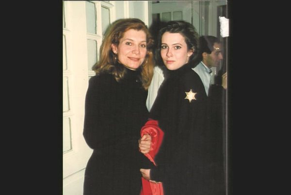 Βαρύ πένθος για την Αιμιλία Υψηλάντη: Πέθανε η μοναχοκόρη της ηθοποιού σε ηλικία 55 ετών