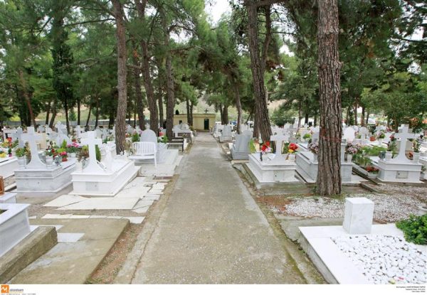 Ηλεία: Ξέθαψαν άνδρα 1,5 χρόνο μετά το θάνατο του -Τι ερευνούν οι Αρχές