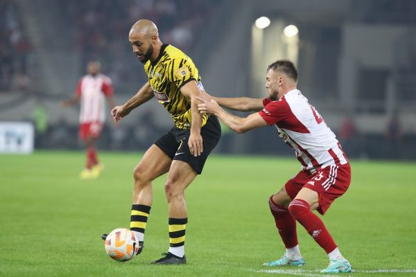 Χαρίζει αποβολή στον Άμραμπατ ο Σουηδός