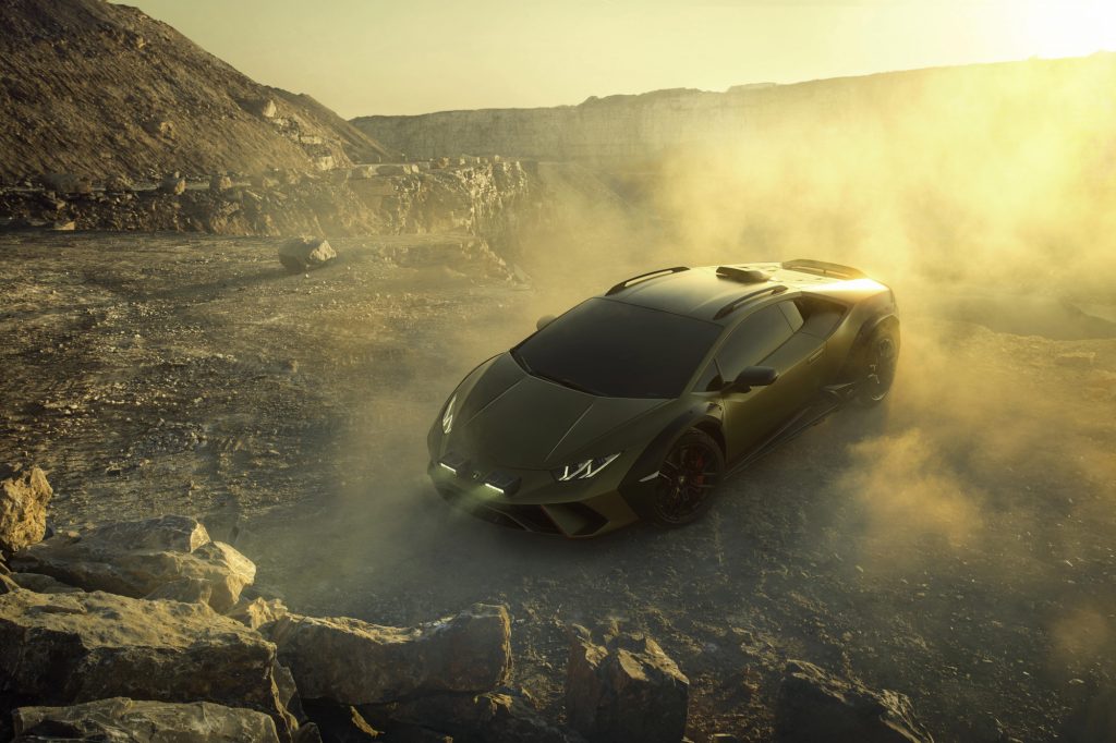 Lamborghini Huracan Sterrato: Ο πόλεμος των κόσμων