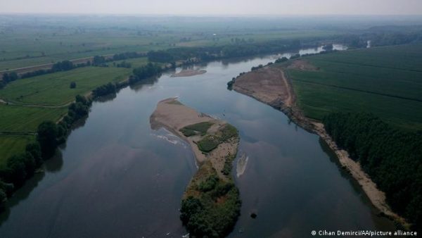 FAZ: «Το νεκρό κορίτσι μπορεί να μην υπήρχε»
