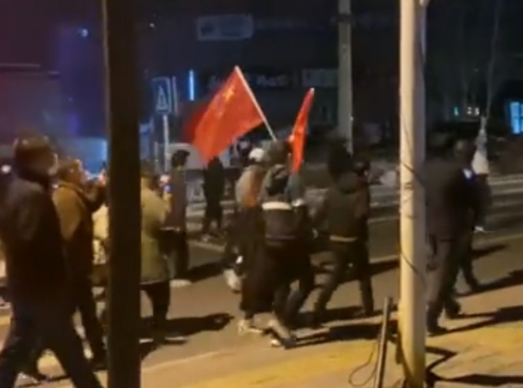 Κίνα: Ξεσηκωμός μετά από φωτιά σε κτίριο με 10 νεκρούς – «Δώστε τέλος στo lockdown»