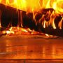 Θέρμανση: Πήραν «φωτιά» τα τζάκια – Ανάρπαστα τα ξύλα για τον χειμώνα