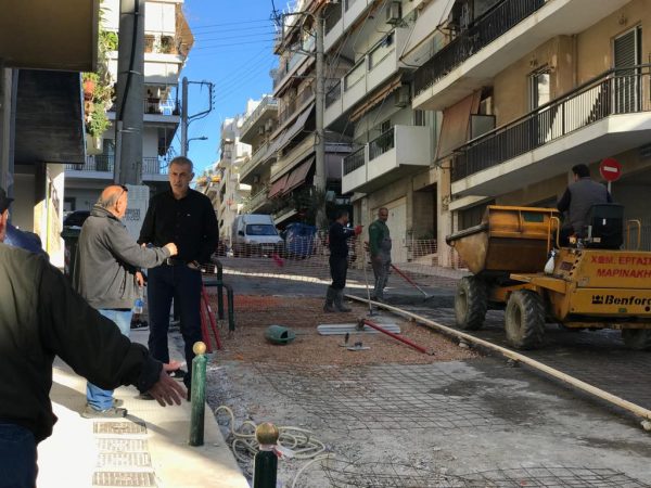 Αυτοψία Μώραλη σε δρόμους που ανακατασκευάζονται από τον Δήμο Πειραιά