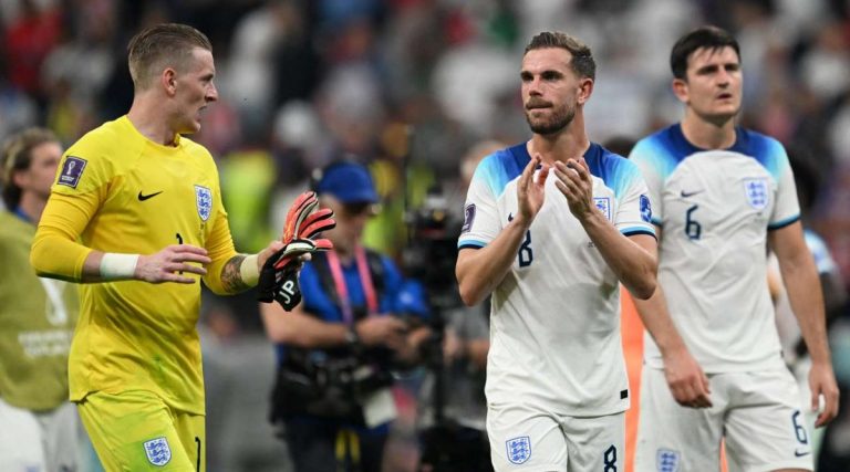 «Βλέπουν» Ολλανδία και τρέμουν οι Άγγλοι: Η «Sun» τα… έβαψε μαύρα μετά την ισοπαλία με τις ΗΠΑ