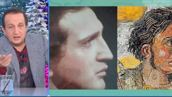 Σπύρος Μπιμπίλας: «Έχω αρχαιοελληνικό πρόσωπο σαν του Μεγάλου Αλεξάνδρου»