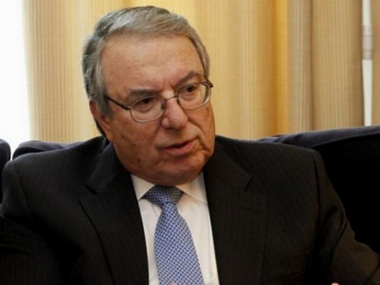 Μπαμπινιώτης: Πατήρ, πατέρας ή πάτερ; – Η σωστή κλίση του ουσιαστικού