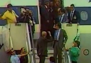 Ανδρέας Παπανδρέου – Δήμητρα Λιάνη: Το παρασκήνιο του πιο… διάσημου νεύματος της ελληνικής ιστορίας