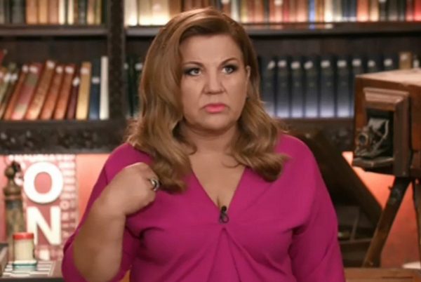 Απίστευτο σκηνικό στον τηλεοπτικό αέρα: Παίκτρια ισχυρίζεται ότι έζησε 9 ζωές – «Στην 8η ζωή είχα παιδιά αλλά κάηκαν»