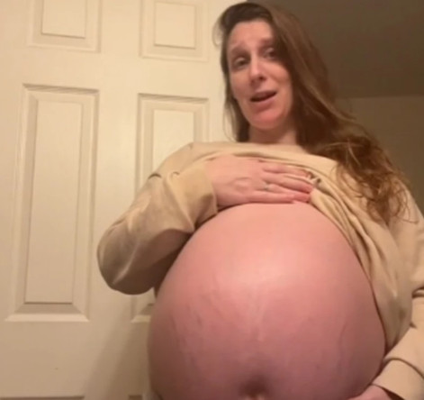 Είναι έγκυος 37 εβδομάδων και η κοιλιά της… φτάνει μέχρι το στήθος – Κανείς δεν πιστεύει αυτό που βλέπει