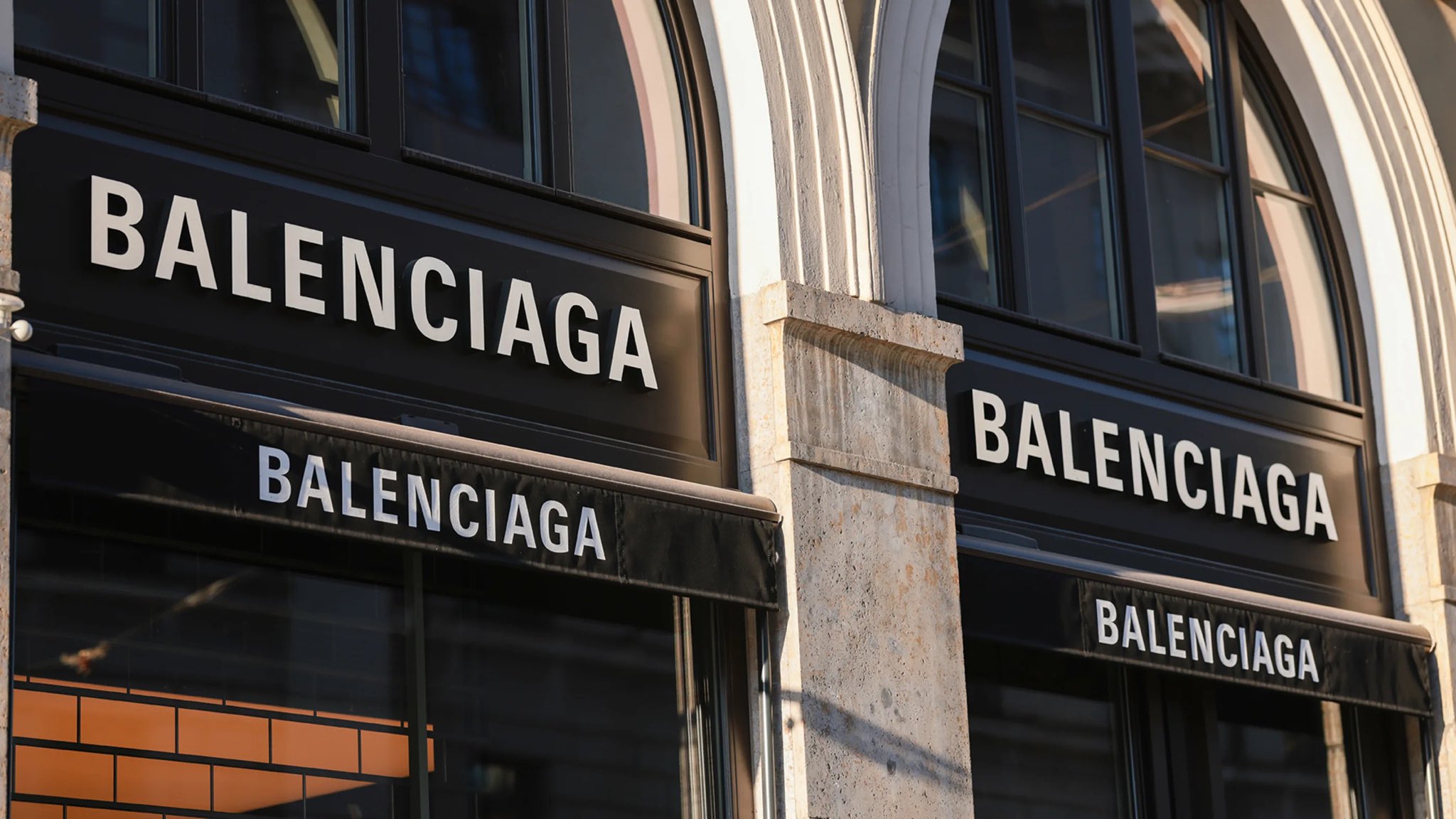 Twitter: Αποχώρησε από την πλατφόρμα και ο οίκος μόδας Balenciaga
