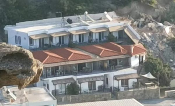 Κρήτη: Από ασφυξία πέθανε η 47χρονη που καταπλακώθηκε από τα μπάζα μετά την πτώση του βράχου