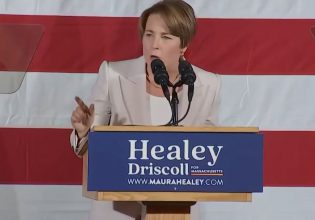 ΗΠΑ: Η Μόρα Χίλι πρώτη ομοφυλόφιλη κυβερνήτρια που εκλέγεται στη χώρα