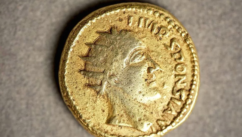 Νέο κεφάλαιο στην Ιστορία – Άγνωστος ρωμαίος αυτοκράτορας ανακαλύφθηκε χάρη σε ένα νόμισμα