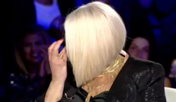 «Λύγισε» στον αέρα η Ρούλα Κορομηλά – Τα λόγια του Σούκα που την έκαναν να κλάψει