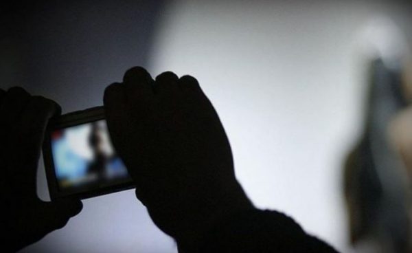Θεσσαλονίκη: Στη φυλακή ο 35χρονος που παρίστανε τον αστυνομικό – Είχε υλικό παιδικής πορνογραφίας