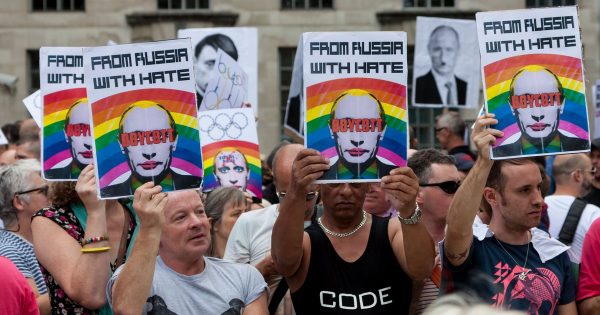 Οι Ρώσοι στρατιώτες χτυπούν, βιάζουν και βασανίζουν τα ΛΟΑΤΚΙ+ άτομα στην Ουκρανία