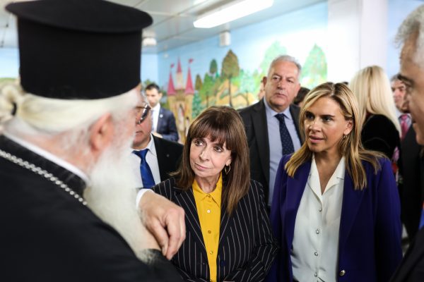 Θήβα: Η Κατερίνα Σακελλαροπούλου εγκαινίασε τον ξενώνα ΚΕΘΕΑ ΕΝ ΔΡΑΣΕΙ, στις Γυναικείες Φυλακές Ελεώνα