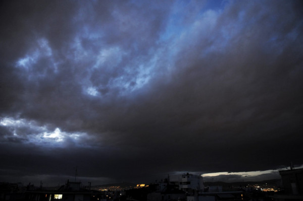Κακοκαιρία «Eva»: Μέτωπο καταιγίδων μήκους 900 χιλιομέτρων πλησιάζει τη Δυτική Ελλάδα - Η προειδοποίηση του meteo