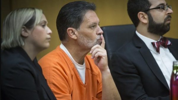 ΗΠΑ: Μετά από 35 χρόνια ομολόγησε δύο φόνους σε podcast – Καταδικάστηκε άλλος που παραμένει στη φυλακή