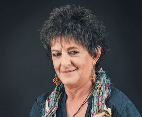 Η Φωτεινή Βελεσιώτου έρχεται ζωντανά στο Ίλιον Plus με την παράσταση «Βινύλιο Λαϊκά»