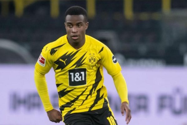 Μουκοκό: To 17χρόνο «αστέρι» της Ντόρτμουντ έγραψε ιστορία στην Bundesliga