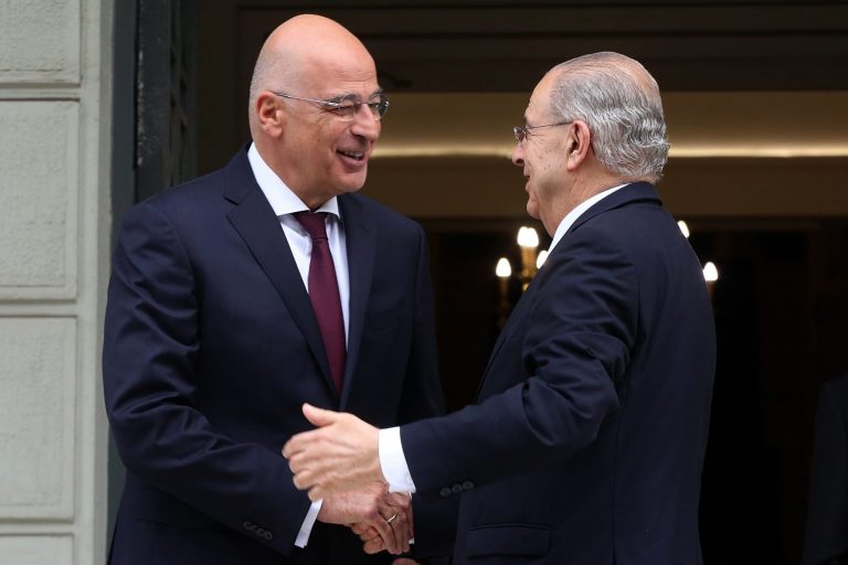 Δένδιας – Κασουλίδης: Νέα τετελεσμένα, το Κυπριακό και ο παραλογισμός της Τουρκίας