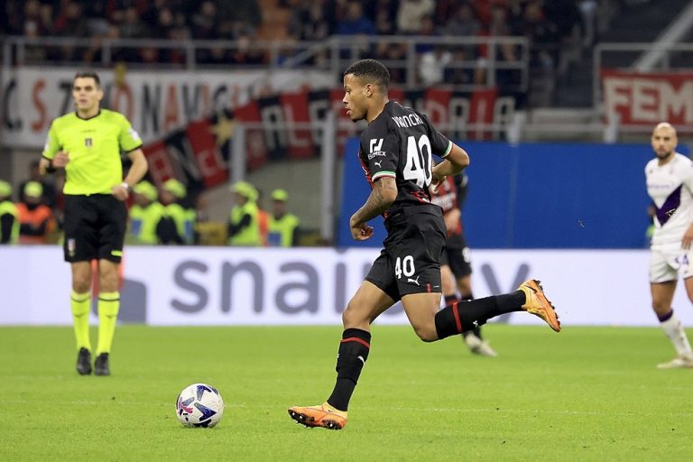 Μίλαν – Φιορεντίνα 2-1: Νίκη-θρίλερ στο φινάλε για τους «ροσονέρι»