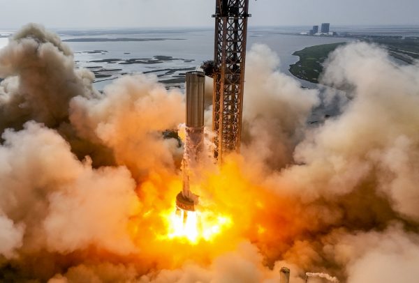 SpaceX: Θεαματικό βίντεο από δοκιμή του γιγάντιου νέου πυραύλου Super Heavy