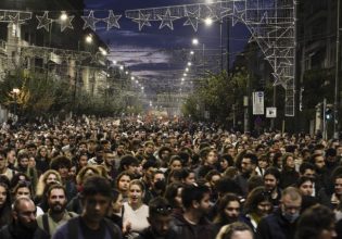 Πολυτεχνείο: Πλήθος κόσμου στις εκδηλώσεις μνήμης για την 49η επέτειο και στην πορεία