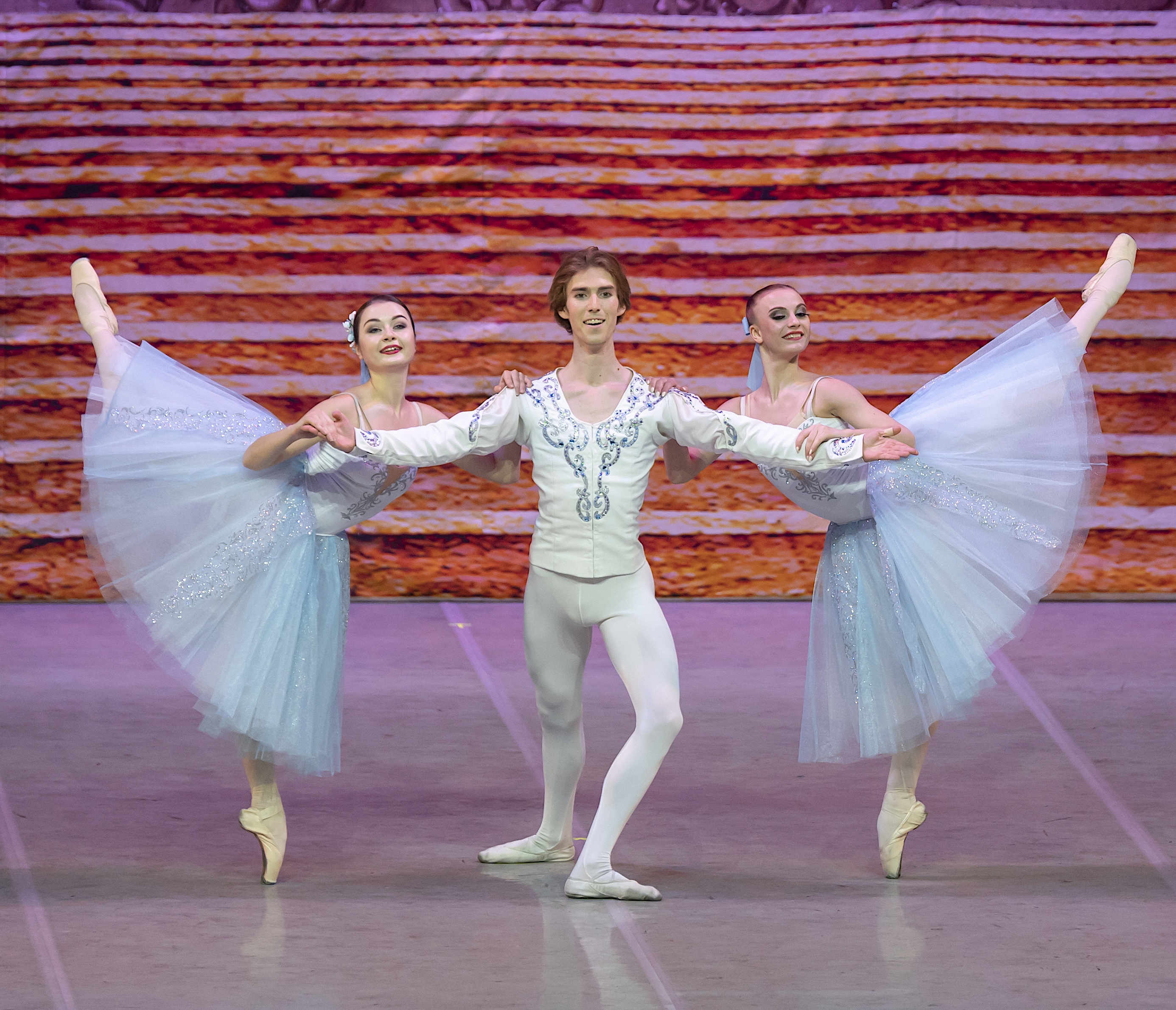 Χριστούγεννα : Το διάσημο μπαλέτο του Κιέβου «Kiev City Ballet» στην Αθήνα με «Καρυοθραύστη» 10
