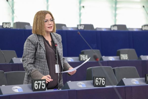 Σε αναστολή τα κονδύλια για την Ουγγαρία – Μαρία Σπυράκη: Η ΕΕ δεν εκβιάζεται