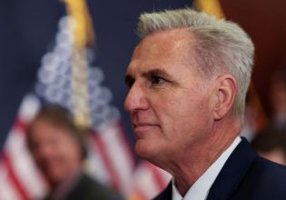 ΗΠΑ: Κέβιν Μακάρθι, ένας Ρεπουμπλικανός πολιτικός… «ζογκλέρ»