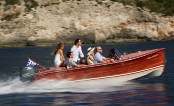 Maestro: Έτσι γυρίζεται η σειρά του Χριστόφορου Παπακαλιάτη – Επικό βίντεο