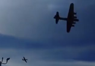 Ντάλας: Σοκαριστικό βίντεο – Αεροσκάφη συγκρούστηκαν στον αέρα