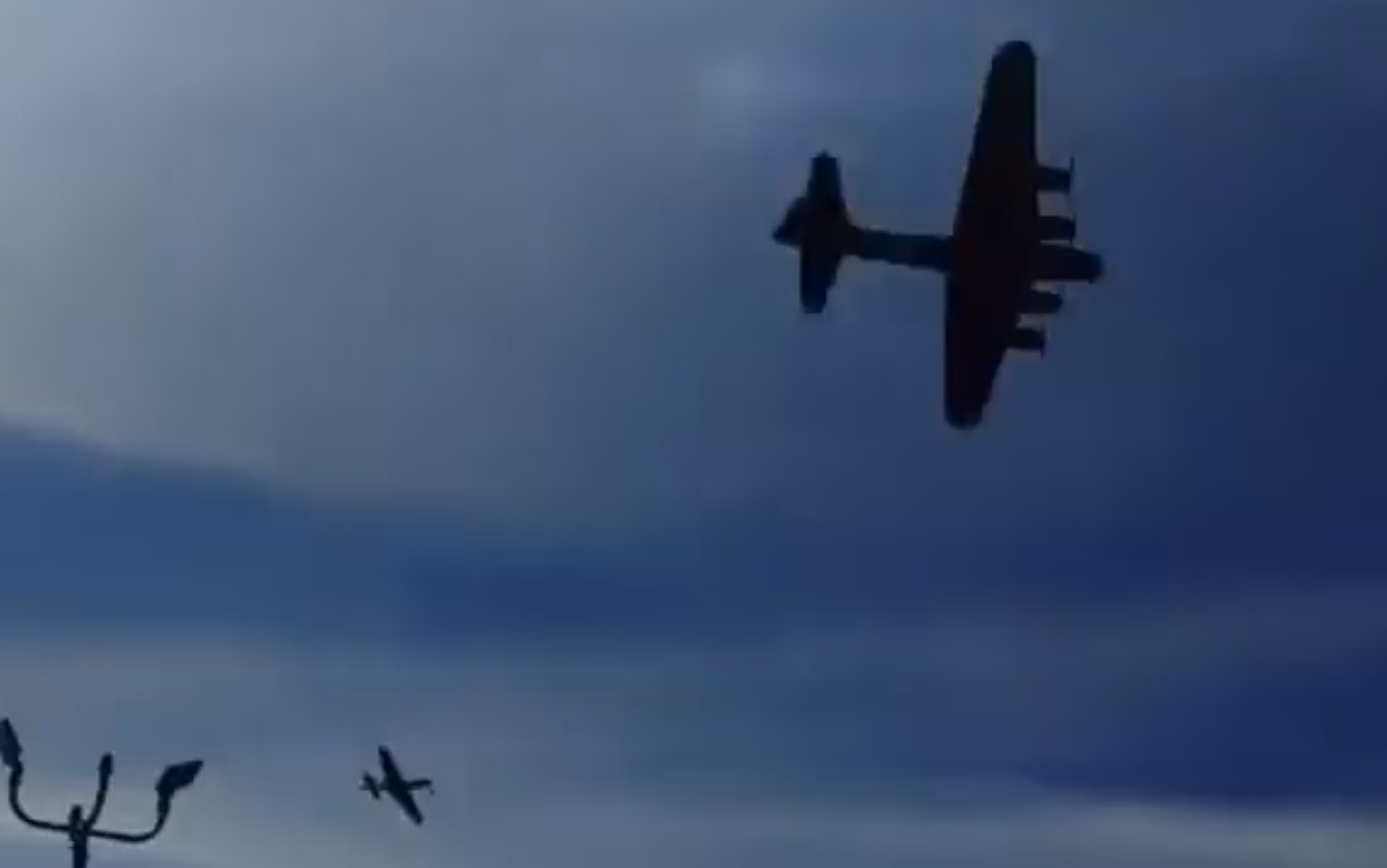 Ντάλας: Σοκαριστικό βίντεο - Αεροσκάφη συγκρούστηκαν στον αέρα