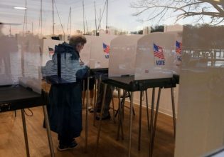 ΗΠΑ: Δεν έχουμε στοιχεία ξένης επιρροής στις ενδιάμεσες εκλογές