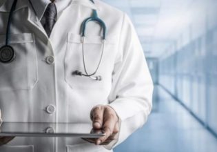 Προσωπικός γιατρός: Έρχονται αλλαγές, πώς θα συμμετάσχουν και ιδιώτες στον θεσμό – Η πρόταση Πλεύρη