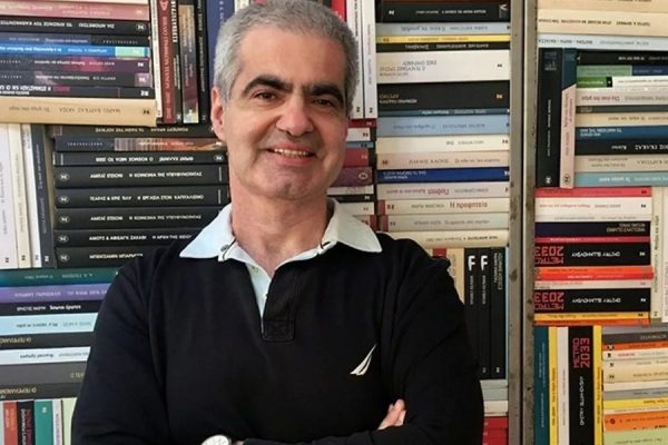 Βασίλης Παπαθεοδώρου: Πέντε μήνες ήταν υπό παρακολούθηση ο συγγραφέας