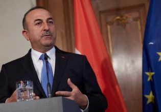 Τουρκία: Ο Τσαβούσογλου απειλεί με απαγόρευση εισόδου Ελλήνων αξιωματούχων