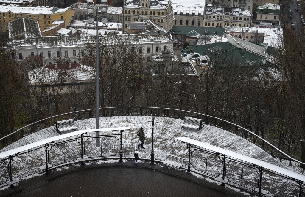 Πόλεμος στην Ουκρανία: Τα πρώτα χιόνια έπεσαν - Χωρίς ρεύμα το Κίεβο και 17 επαρχίες