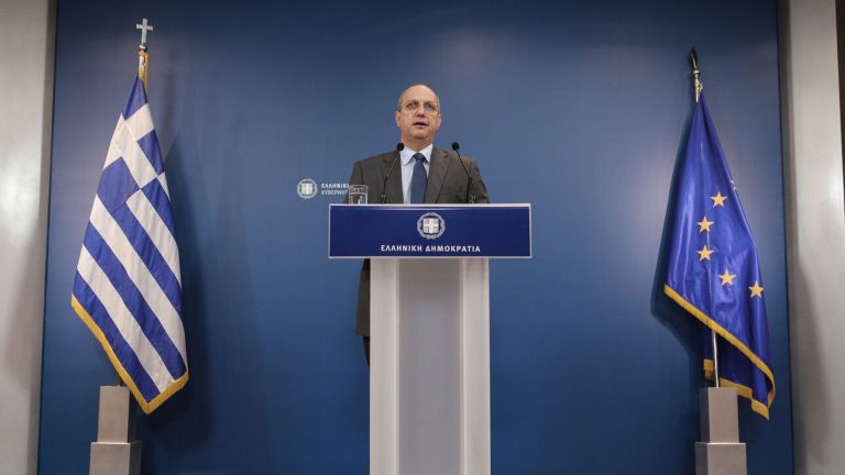 Οικονόμου: Ευφάνταστοι οι ισχυρισμοί για τις παρακολουθήσεις, χωρίς κανένα στοιχείο