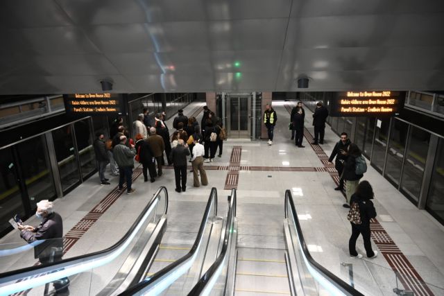 Μετρό Θεσσαλονίκης: Το κοινό είδε για πρώτη φορά σταθμούς και συρμούς