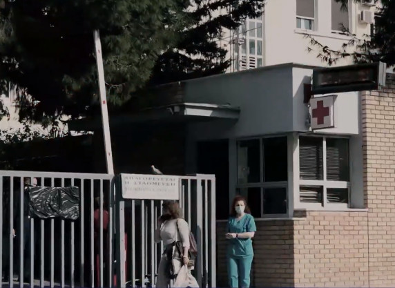 Δεκάδες «εγκαταλελειμμένα» παιδιά στα νοσοκομεία της χώρας