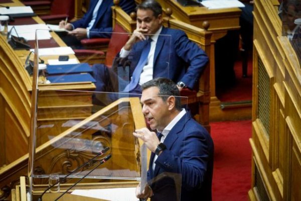 Υποκλοπές: «Παράθυρο» στις 8 Δεκεμβρίου για τη μάχη κορυφής στη Βουλή  