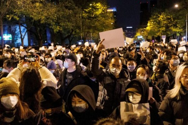 Κίνα: Νέα επεισόδια σε διαδηλώσεις – Ελαφρά μείωση των κρουσμάτων