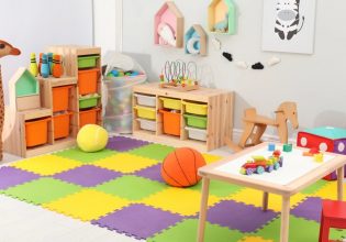 Θεσσαλονίκη: Φυλάκιση χωρίς αναστολή στη βρεφονηπιοκόμο για ξυλοδαρμό παιδιών